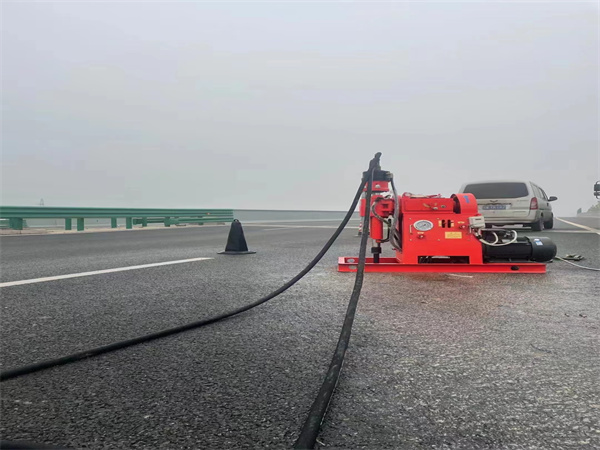 港北马路路基路面开裂下沉注浆加固灌浆